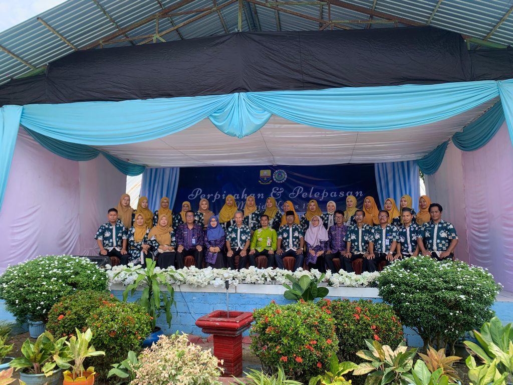 Meriah dan Penuh Haru: Pelepasan Siswa Kelas XII SMAN 6 Bungo dengan Segudang Prestasi Gemilang